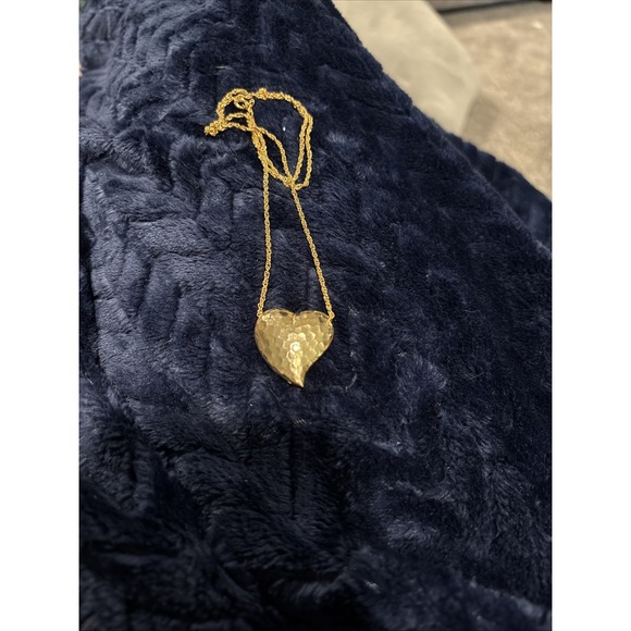 Gold Hammered Heart Pendant Necklace - Picture 3 of 4